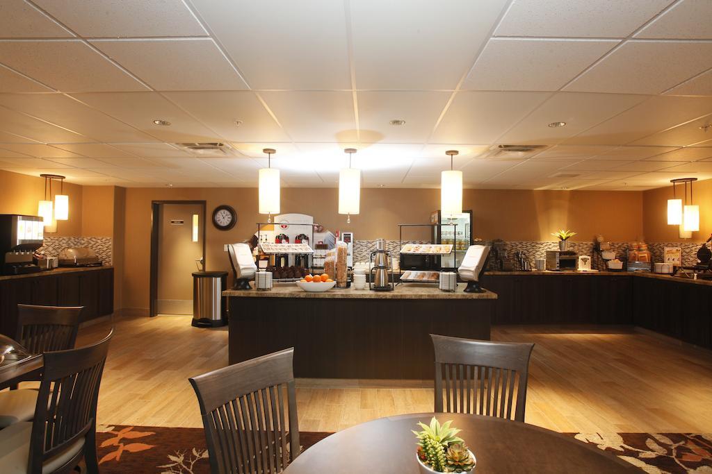 Pomeroy Inn & Suites At Olds College Extérieur photo