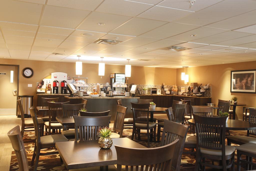 Pomeroy Inn & Suites At Olds College Extérieur photo