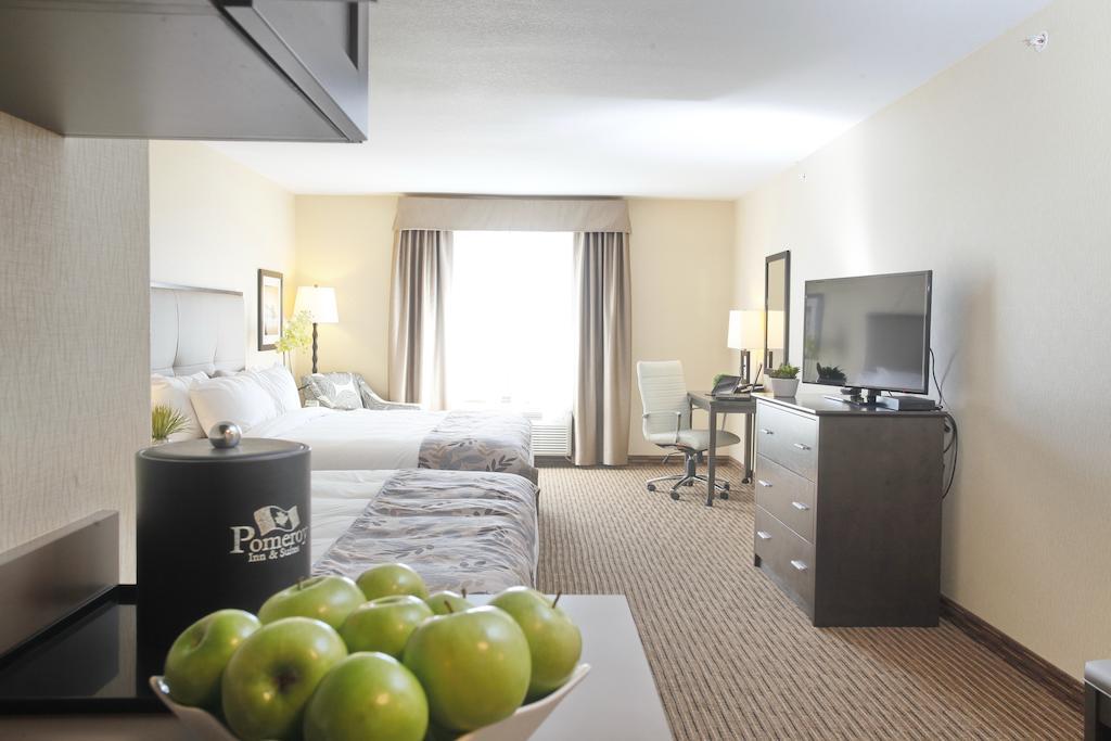 Pomeroy Inn & Suites At Olds College Chambre photo
