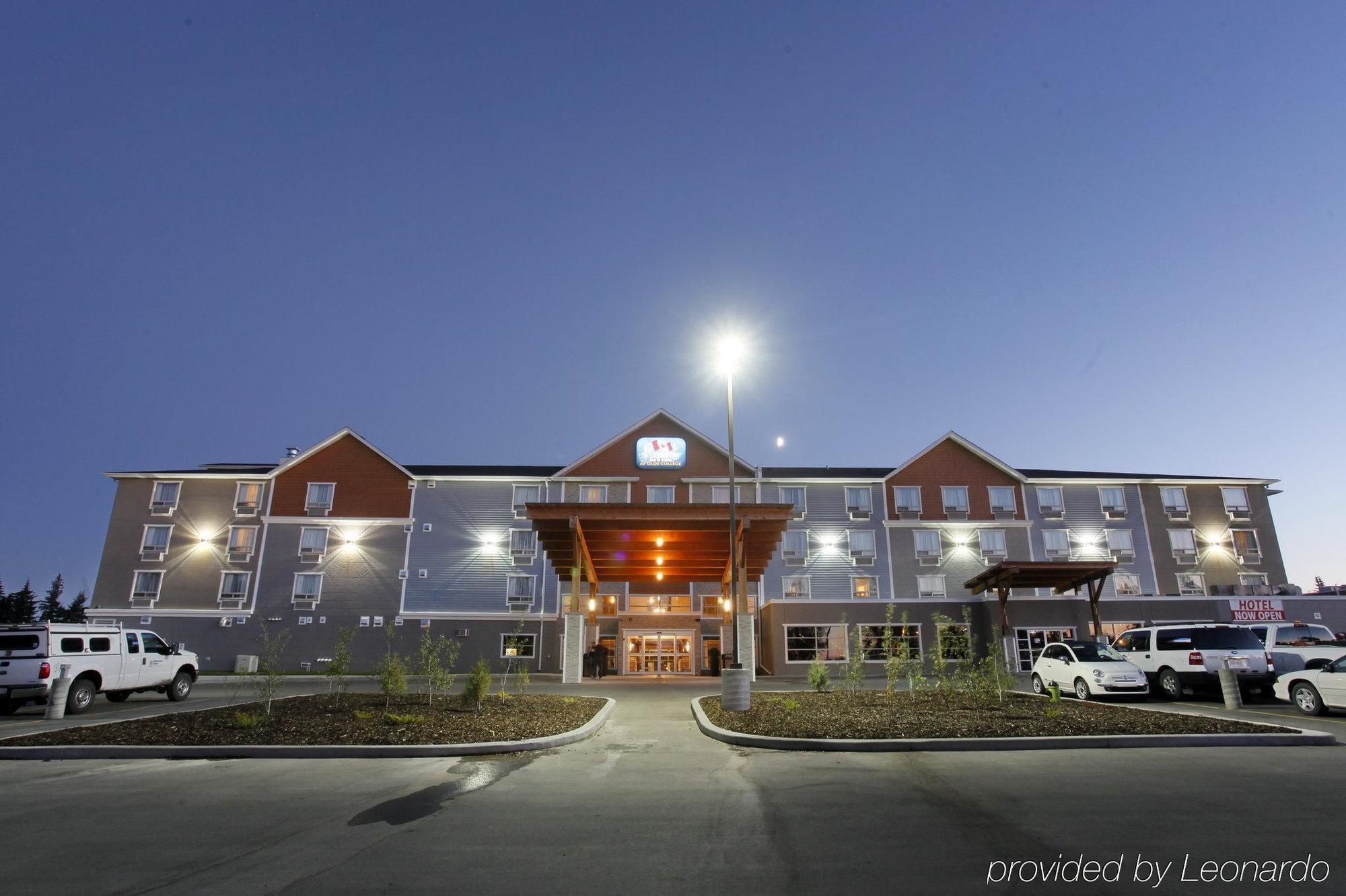 Pomeroy Inn & Suites At Olds College Extérieur photo