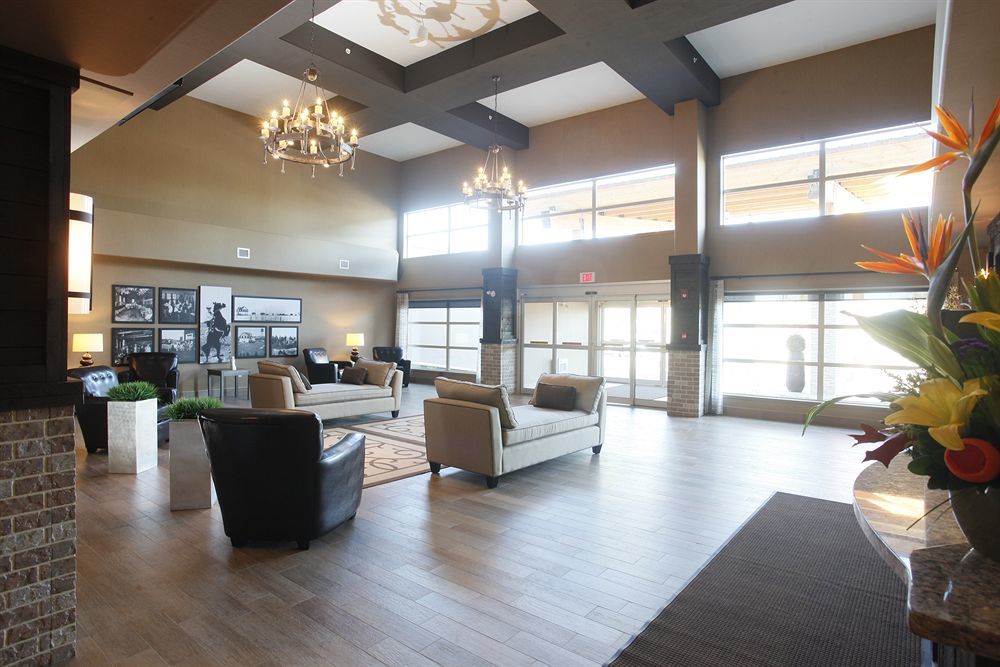 Pomeroy Inn & Suites At Olds College Extérieur photo