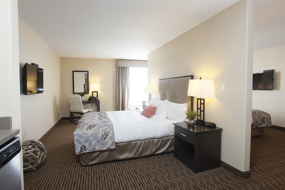 Pomeroy Inn & Suites At Olds College Extérieur photo
