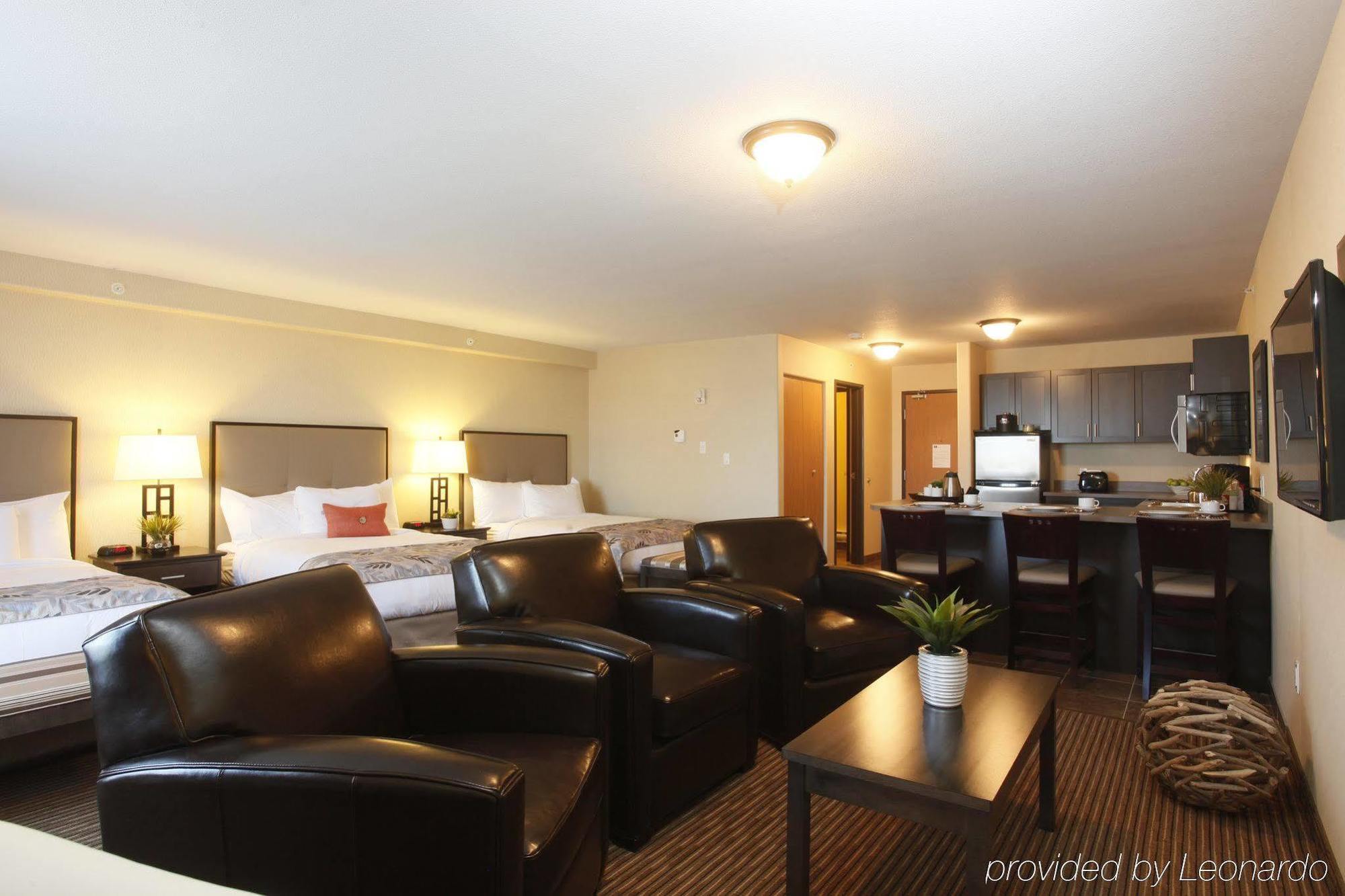 Pomeroy Inn & Suites At Olds College Extérieur photo